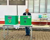 รองผู้ว่าฯ สุราษฎร์ธานี ลงพื้นที่ตรวจเยี่ยมหน่วยเลือกตั้ง ส. ... พารามิเตอร์รูปภาพ 2