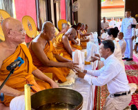 ผู้ว่าฯ สุราษฎร์ธานีนำข้าราชการและประชาชนร่วมพิธีฉลองอายุวัฒ ... พารามิเตอร์รูปภาพ 27