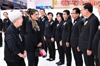 รองผู้ว่าราชการจังหวัดฯ เฝ้ารับเสด็จฯทูลกระหม่อมหญิงอุบลรัตน ... พารามิเตอร์รูปภาพ 1