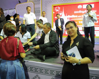 คืนที่หกคึกครื้น! ร้านนาวากาชาดสุราษฎร์ฯ แจกจริง รางวัลใหญ่แ ... พารามิเตอร์รูปภาพ 47