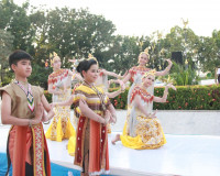 รองผู้ว่าราชการจังหวัดสุราษฎร์ธานี เป็นประธานรับชมการแสดงสมโ ... พารามิเตอร์รูปภาพ 1