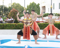 รองผู้ว่าราชการจังหวัดสุราษฎร์ธานี เป็นประธานรับชมการแสดงสมโ ... พารามิเตอร์รูปภาพ 12