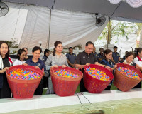 สุราษฎร์ธานีเปิดร้านนาวากาชาดคืนที่เจ็ด ขณะที่บรรยากาศภายในง ... พารามิเตอร์รูปภาพ 33