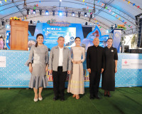 จังหวัดสุราษฎร์ธานี จัดเดินแบบผ้าไทยเพื่อการกุศล “วิจิตรพัสต ... พารามิเตอร์รูปภาพ 17