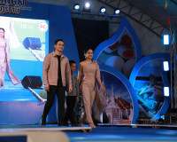 จังหวัดสุราษฎร์ธานี จัดเดินแบบผ้าไทยเพื่อการกุศล “วิจิตรพัสต ... พารามิเตอร์รูปภาพ 34