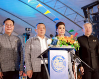 จังหวัดสุราษฎร์ธานี จัดเดินแบบผ้าไทยเพื่อการกุศล “วิจิตรพัสต ... พารามิเตอร์รูปภาพ 57