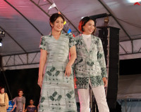 จังหวัดสุราษฎร์ธานี จัดเดินแบบผ้าไทยเพื่อการกุศล “วิจิตรพัสต ... พารามิเตอร์รูปภาพ 58