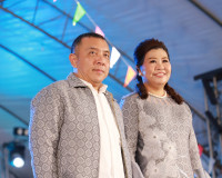 จังหวัดสุราษฎร์ธานี จัดเดินแบบผ้าไทยเพื่อการกุศล “วิจิตรพัสต ... พารามิเตอร์รูปภาพ 61