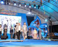 จังหวัดสุราษฎร์ธานี จัดเดินแบบผ้าไทยเพื่อการกุศล “วิจิตรพัสต ... พารามิเตอร์รูปภาพ 68