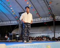 จังหวัดสุราษฎร์ธานี จัดเดินแบบผ้าไทยเพื่อการกุศล “วิจิตรพัสต ... พารามิเตอร์รูปภาพ 71