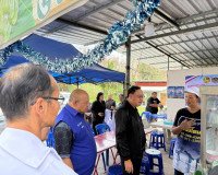 รองผู้ว่าราชการจังหวัดฯ ลงพื้นที่ติดตามการประกอบอาชีพของครัว ... พารามิเตอร์รูปภาพ 2