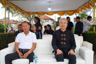 รองผู้ว่าราชการจังหวัดสุราษฎร์ธานี เป็นประธานรับชมการแสดงสมโ ... พารามิเตอร์รูปภาพ 1