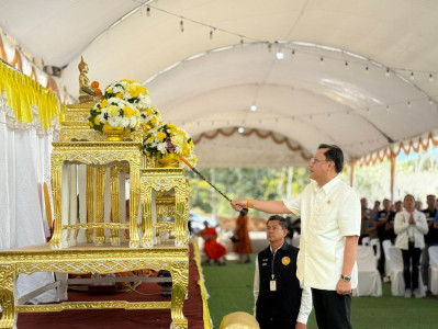 รองผู้ว่าฯ สุราษฎร์ธานี เป็นประธานพิธีผูกพัทธสีมา ปิดทองฝังล ... พารามิเตอร์รูปภาพ 1