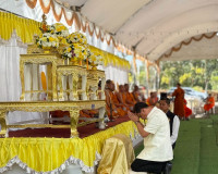 รองผู้ว่าฯ สุราษฎร์ธานี เป็นประธานพิธีผูกพัทธสีมา ปิดทองฝังล ... พารามิเตอร์รูปภาพ 2