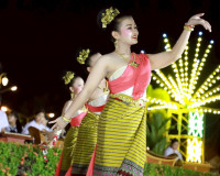 รองผู้ว่าราชการจังหวัดสุราษฎร์ธานี เป็นประธานรับชมการแสดงสมโ ... พารามิเตอร์รูปภาพ 9