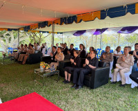 ข้าราชการและประชาชนจังหวัดสุราษฎร์ธานี ร่วมพิธีวางพวงมาลาและ ... พารามิเตอร์รูปภาพ 1