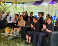 ข้าราชการและประชาชนจังหวัดสุราษฎร์ธานี ร่วมพิธีวางพวงมาลาและ ... พารามิเตอร์รูปภาพ 5