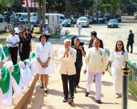 รองผู้ว่าราชการจังหวัดสุราษฎร์ธานี เป็นประธานในพิธีวางพานพุ่ ... พารามิเตอร์รูปภาพ 7