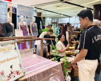 จังหวัดสุราษฎร์ธานีต้อนรับมหกรรม “หม่อนไหมดี 4 ภาค” สืบสานภู ... พารามิเตอร์รูปภาพ 16