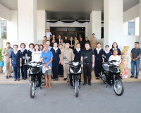 ผู้ว่าฯ สุราษฎร์ธานี มอบรางวัลแก่ผู้โชคดีจากสลากกาชาด ประจำป ... พารามิเตอร์รูปภาพ 13