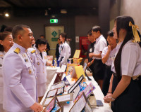 ผู้ว่าฯ สุราษฎร์ธานี เป็นประธานมอบรางวัล “เพชรแห่งแผ่นดิน” ค ... พารามิเตอร์รูปภาพ 32