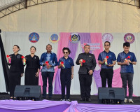 สุราษฎร์ธานีรวมพลังสตรีจาก 19 อำเภอ กว่า 20,000 คน แปรอักษร– ... พารามิเตอร์รูปภาพ 7