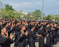 สุราษฎร์ธานีรวมพลังสตรีจาก 19 อำเภอ กว่า 20,000 คน แปรอักษร– ... พารามิเตอร์รูปภาพ 15