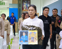 จังหวัดสุราษฎร์ธานี มอบสิ่งของพระราชทาน ช่วยเหลือผู้ประสบอัค ... พารามิเตอร์รูปภาพ 23