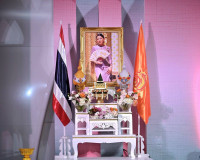 ผู้ว่าราชการจังหวัดสุราษฎร์ธานี ร่วมพิธีรับมอบแบบลายผ้าพระรา ... พารามิเตอร์รูปภาพ 1