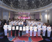 ผู้ว่าราชการจังหวัดสุราษฎร์ธานี ร่วมพิธีรับมอบแบบลายผ้าพระรา ... พารามิเตอร์รูปภาพ 3