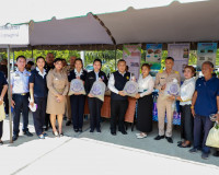 สุราษฎร์ธานีลงพื้นที่บ้านนาสาร ขับเคลื่อน “บำบัดทุกข์ บำรุงส ... พารามิเตอร์รูปภาพ 36