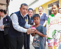 สุราษฎร์ธานีลงพื้นที่บ้านนาสาร ขับเคลื่อน “บำบัดทุกข์ บำรุงส ... พารามิเตอร์รูปภาพ 43