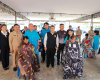 สุราษฎร์ธานีลงพื้นที่บ้านนาสาร ขับเคลื่อน “บำบัดทุกข์ บำรุงส ... พารามิเตอร์รูปภาพ 84