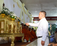 พลังศรัทธาเนืองแน่น! สุราษฎร์ธานีรวมใจเป็นหนึ่ง แห่ผ้าห่มพระ ... พารามิเตอร์รูปภาพ 4