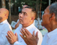 พลังศรัทธาเนืองแน่น! สุราษฎร์ธานีรวมใจเป็นหนึ่ง แห่ผ้าห่มพระ ... พารามิเตอร์รูปภาพ 7