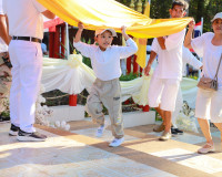 พลังศรัทธาเนืองแน่น! สุราษฎร์ธานีรวมใจเป็นหนึ่ง แห่ผ้าห่มพระ ... พารามิเตอร์รูปภาพ 9