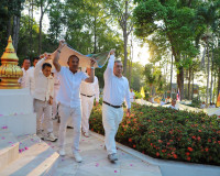 พลังศรัทธาเนืองแน่น! สุราษฎร์ธานีรวมใจเป็นหนึ่ง แห่ผ้าห่มพระ ... พารามิเตอร์รูปภาพ 34