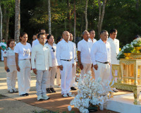 พลังศรัทธาเนืองแน่น! สุราษฎร์ธานีรวมใจเป็นหนึ่ง แห่ผ้าห่มพระ ... พารามิเตอร์รูปภาพ 50