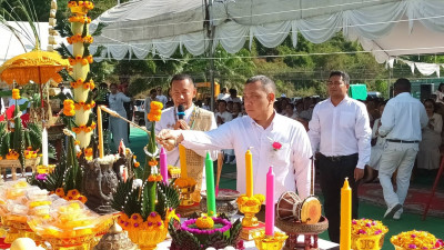 วัดป่าเขาพนมวัง อ.กาญจนดิษฐ์ จัดพิธียกพระเกตุทองคำ พร้อมฉลอง ... พารามิเตอร์รูปภาพ 1