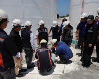 ผู้ว่าฯ สุราษฎร์ธานี ลงพื้นที่ตรวจคลังน้ำมันในจังหวัด สร้างค ... พารามิเตอร์รูปภาพ 19