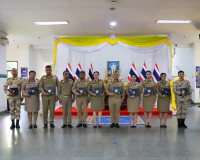 สุราษฎร์ธานีเชิดชูเกียรติผู้เสียสละ มอบ “เข็มอาสารักษาดินแดน ... พารามิเตอร์รูปภาพ 3