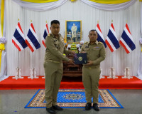 สุราษฎร์ธานีเชิดชูเกียรติผู้เสียสละ มอบ “เข็มอาสารักษาดินแดน ... พารามิเตอร์รูปภาพ 4