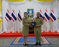 สุราษฎร์ธานีเชิดชูเกียรติผู้เสียสละ มอบ “เข็มอาสารักษาดินแดน ... พารามิเตอร์รูปภาพ 12