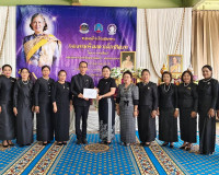 สุราษฎร์ธานี จัดพิธีทอดผ้าป่าสมทบกองทุนพัฒนาเด็กชนบท สืบสานพ ... พารามิเตอร์รูปภาพ 4