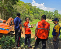 รองผู้ว่าฯ สุราษฎร์ธานี ลงพื้นที่เร่งแก้ภัยแล้งบ้านตาขุน เดิ ... พารามิเตอร์รูปภาพ 4