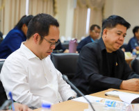 สุราษฎร์ธานีประชุม ก.บ.จ. ปรับแผนงบประมาณ เดินหน้าโครงการพัฒ ... พารามิเตอร์รูปภาพ 4