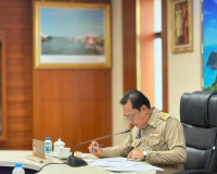 รองผู้ว่าราชการจังหวัดฯ เป็นประธานการประชุม คณะกรรมการกลั่นก ... พารามิเตอร์รูปภาพ 1
