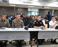 รองผู้ว่าราชการจังหวัดสุราษฎร์ธานี กล่าวต้อนรับ คณะสมาชิกวุฒ ... พารามิเตอร์รูปภาพ 9