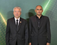 รองผู้ว่าราชการจังหวัด เข้าร่วมพิธีมอบโล่ประกาศเกียรติคุณ กิ ... พารามิเตอร์รูปภาพ 1