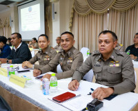 สุราษฎร์ธานีประชุมคณะกรรมการรักษาความมั่นคงฯ บูรณาการทุกหน่ว ... พารามิเตอร์รูปภาพ 22